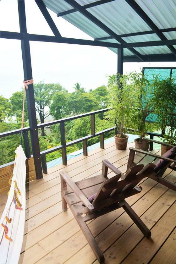Lookout Inn Beach Rain-Forest Eco Lodge Carate ภายนอก รูปภาพ