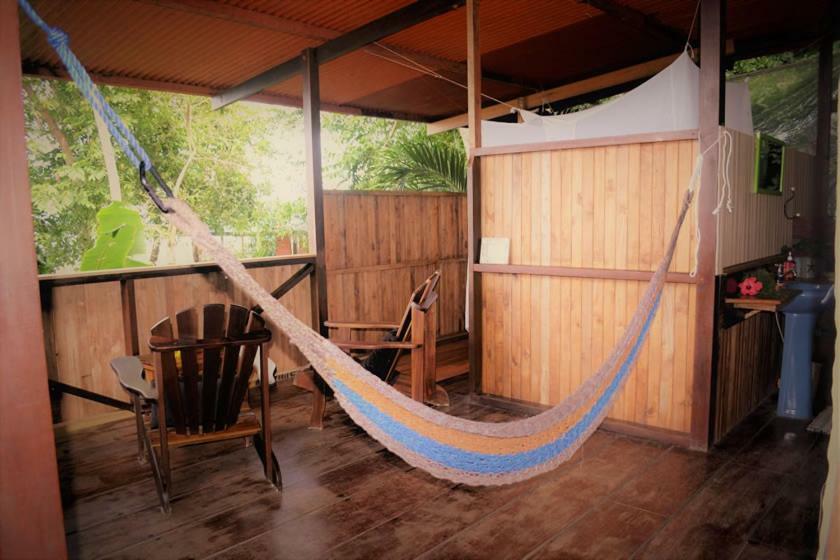 Lookout Inn Beach Rain-Forest Eco Lodge Carate ภายนอก รูปภาพ